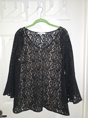 Rose & Olive Black Lace Top With Cream Tank
